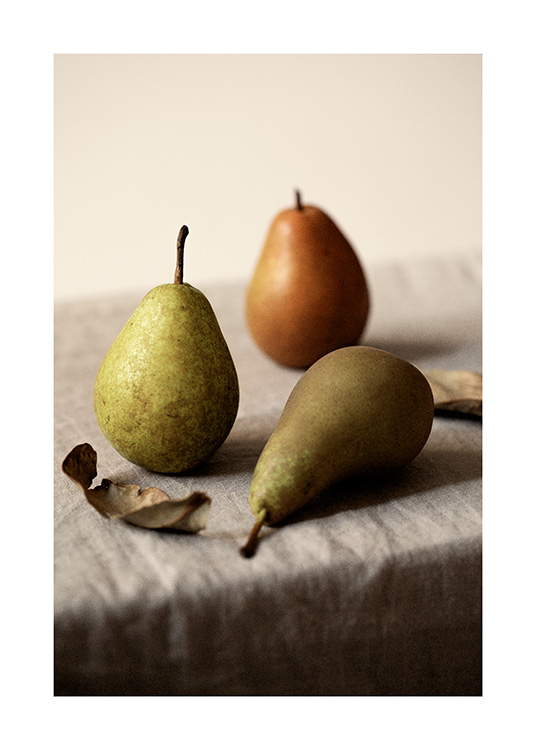 – A print of pears in a beige and brown tone, the perfect print for the kitchen